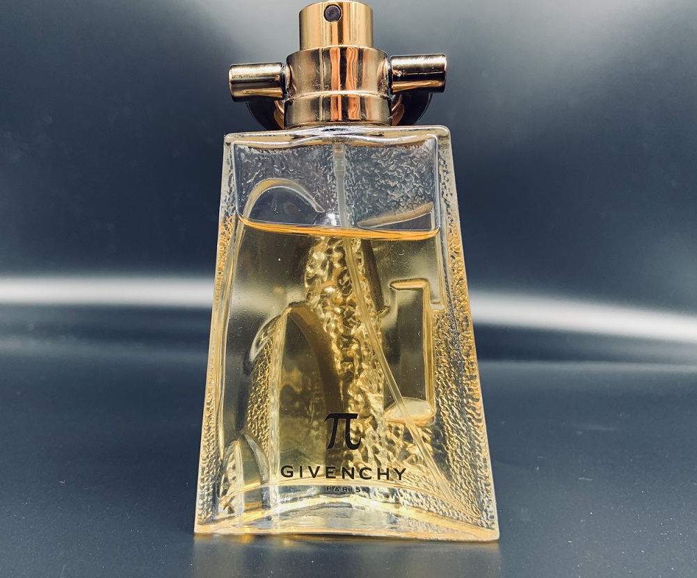 ジバンシー パイ をレビュー バニラの甘い香りが魅力的な香水 Dada